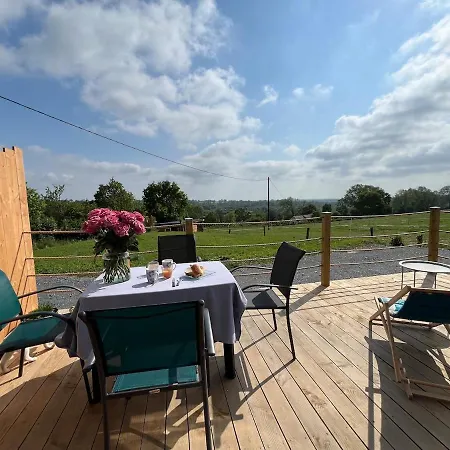 Les Petites Maisons Dans La Monterie La Source