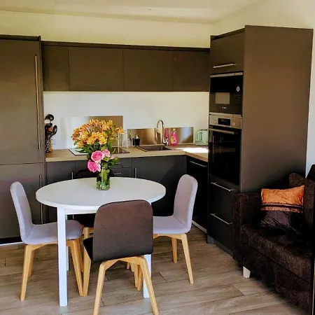 Les Petites Maisons Dans La Monterie La Source Nyaraló *