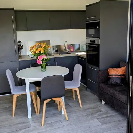 Les Petites Maisons Dans La Monterie La Source Holiday home *