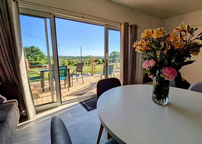 Les Petites Maisons Dans La Monterie La Source * Σαιν-Λο